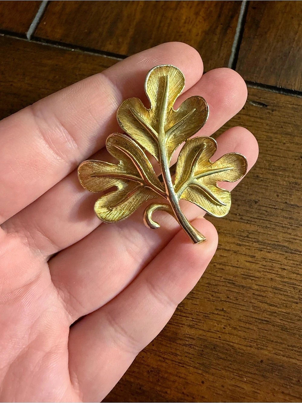 Gold Leaf Brooch Pin Like New